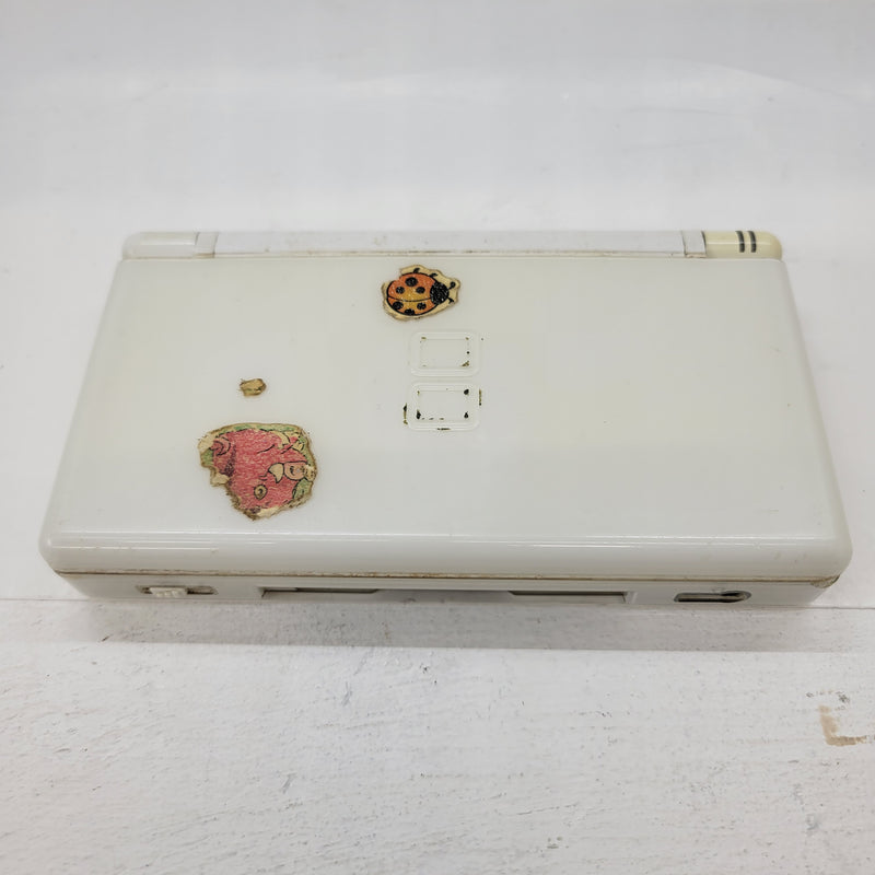 Nintedo DS Lite - White **BROKEN selling for parts