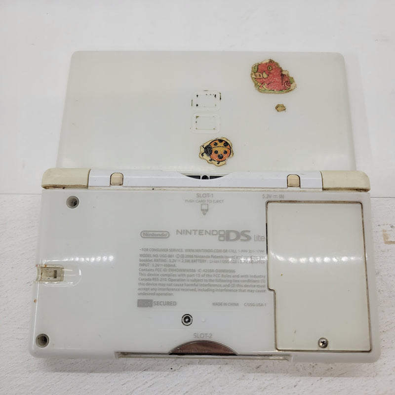 Nintedo DS Lite - White **BROKEN selling for parts