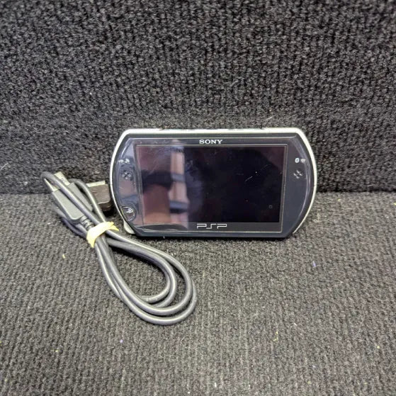 PSP go (Portable console) - BROKEN