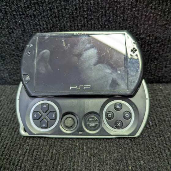 PSP go (Portable console) - BROKEN