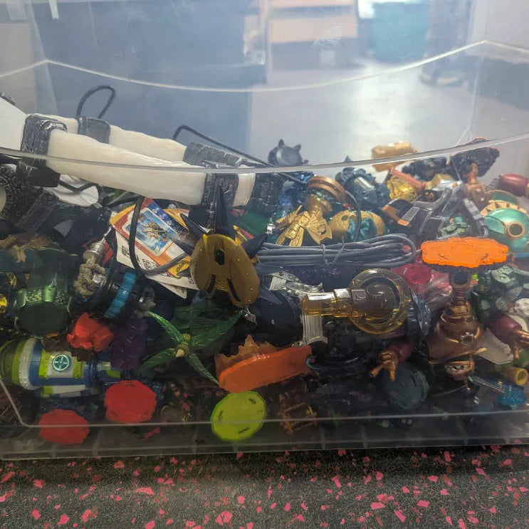 Skylanders Lot - 25+ Pack - Portal Included