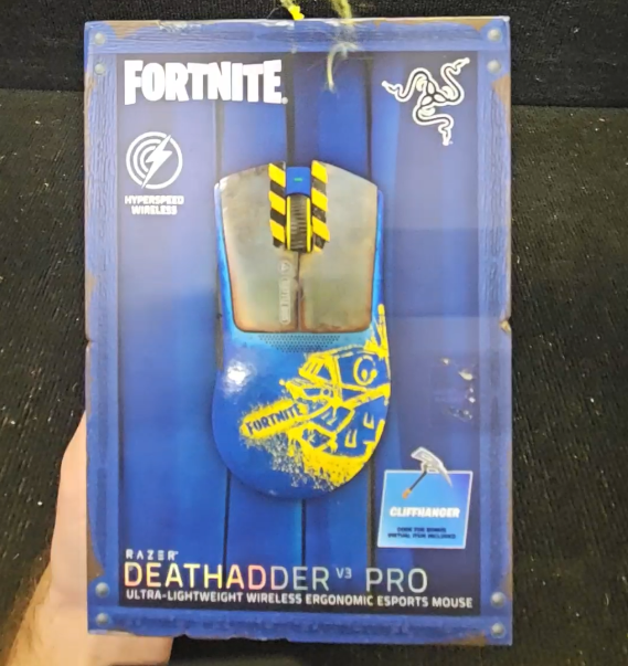 Deathadder V3 Pro Wireless Mouse - Fortnite (Razer Renewed)
