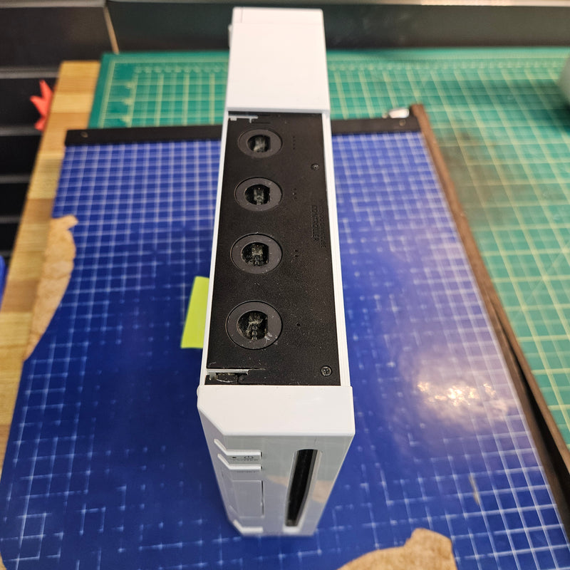 Nintendo Wii Console Only - White (BROKEN)