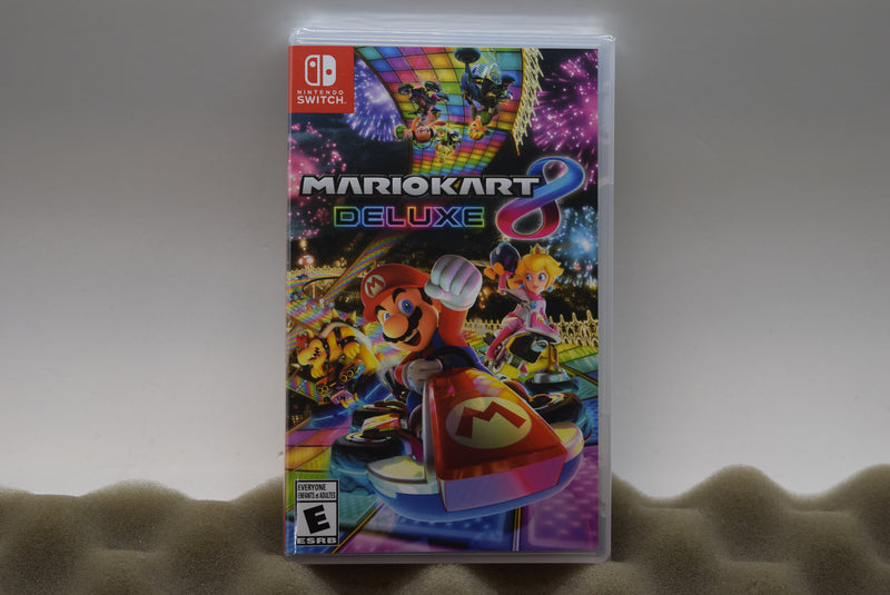 Mario Kart 8 Deluxe (Nintendo Switch, 2017) - NEW Sealed